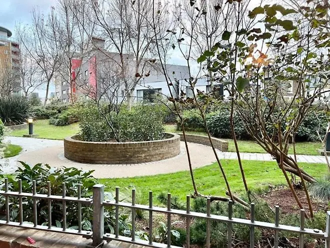 Modern 2 Bedroom Apartment Close To Center Zone 2 London United Kingdom