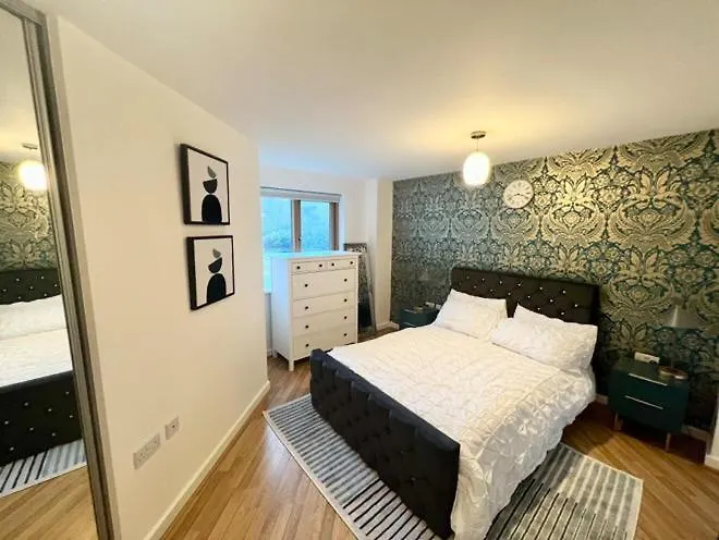 Modern 2 Bedroom Apartment Close To Center Zone 2 London
