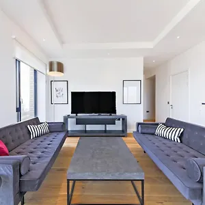 Amazing Flat In A New Modern Building London