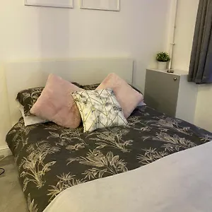 Cosy 1 Bedroom London